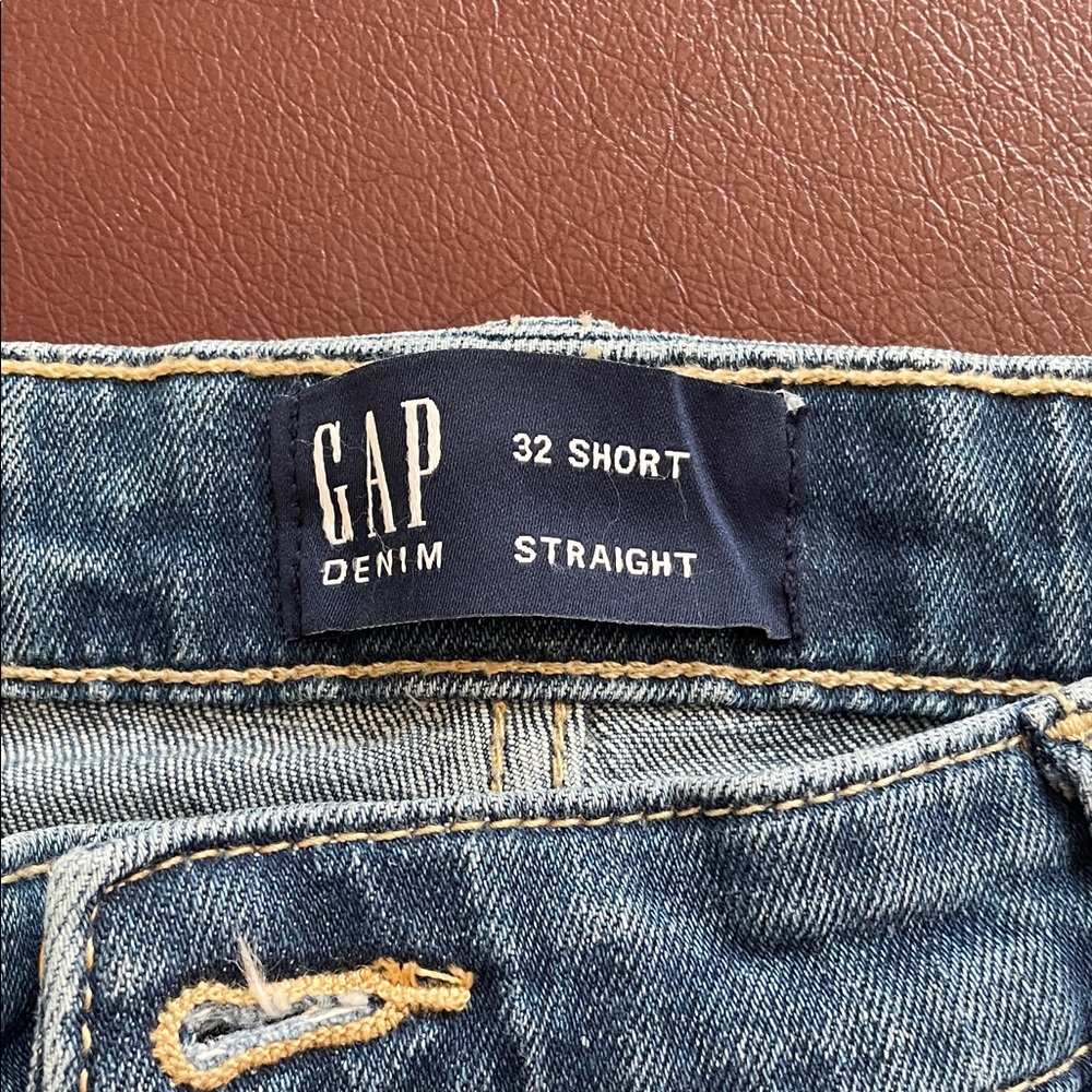 GAP Jeans in Denim Blue - Picture 3 of 8